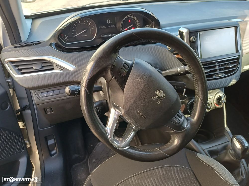 Peugeot 208 1.2 PureTech Style - 6