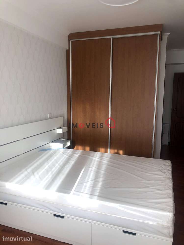 Quarto para arrendamento a rapaz estudante s/ despesas incluídas - Grande imagem: 4/5