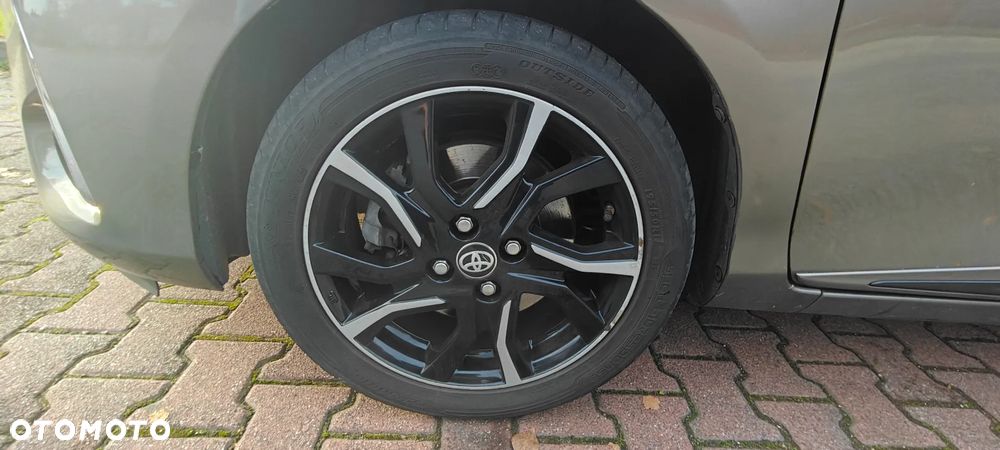 Toyota Yaris 1.5 Dynamic CVT - 24