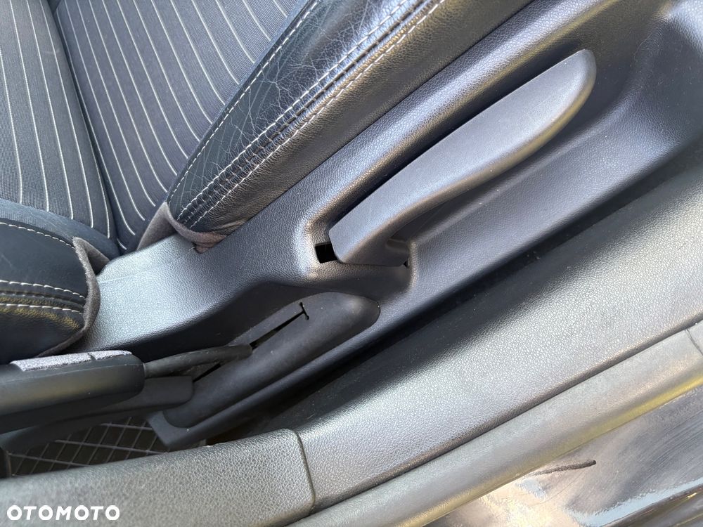 Renault Latitude 2.0 dCi Privilege - 23