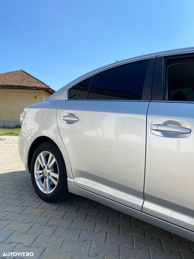 Toyota Avensis 1.8 Executive - 10