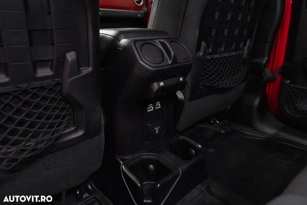 Jeep Wrangler 2.2 CRD AT8 Rubicon - 29