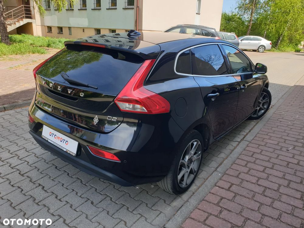 Volvo V40 D2 R Design - 18