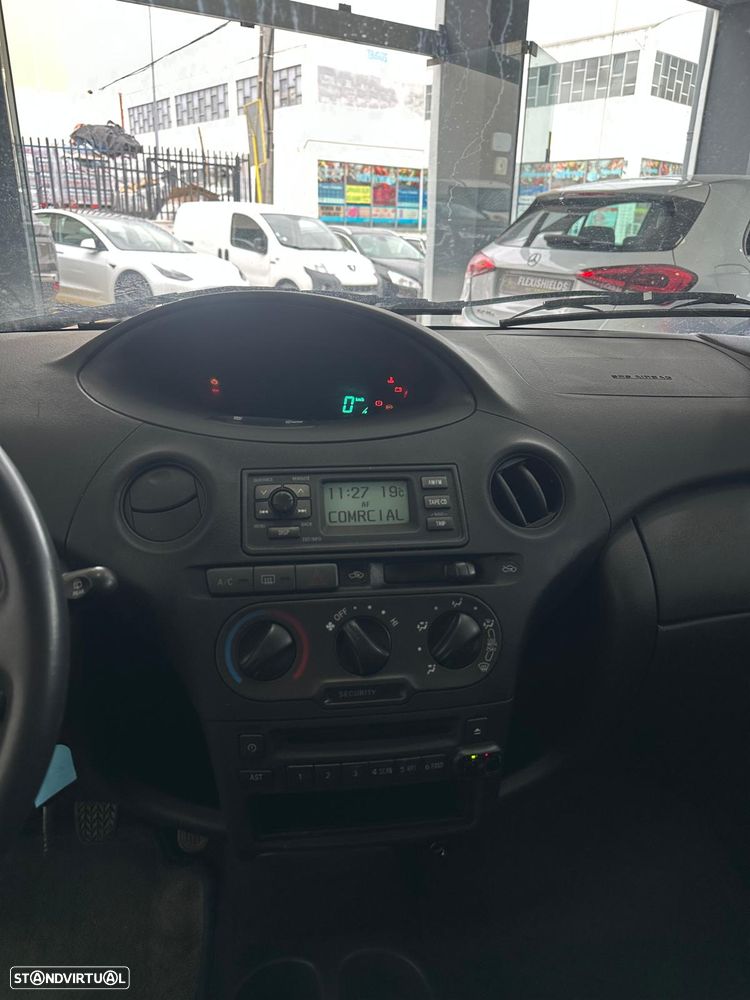 Toyota Yaris 1.3 Luna ABS+CD+AC - 10