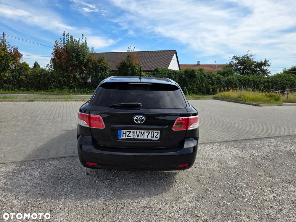 Toyota Avensis - 5