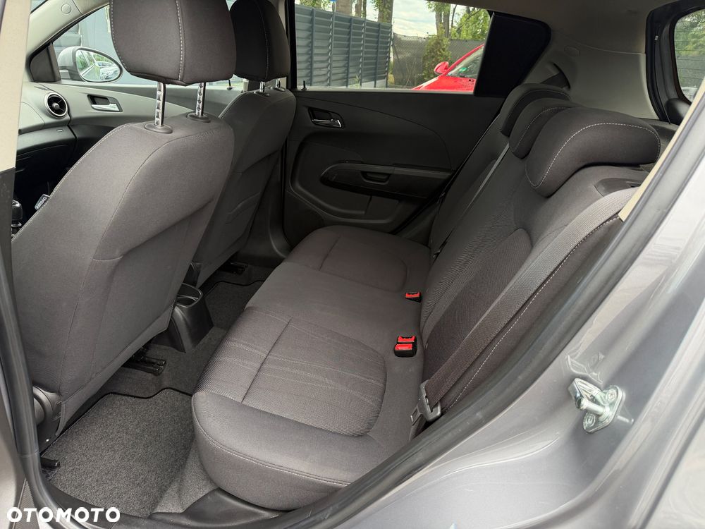 Chevrolet Aveo 1.6 LTZ - 25