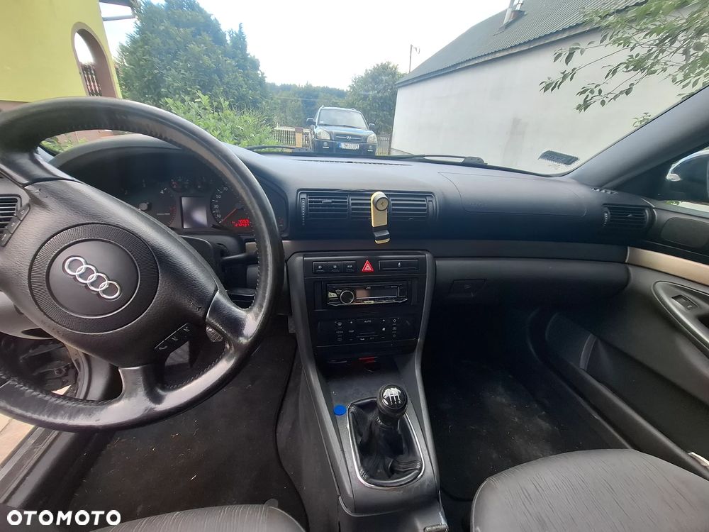 Audi A4 Avant 1.9 TDI - 10