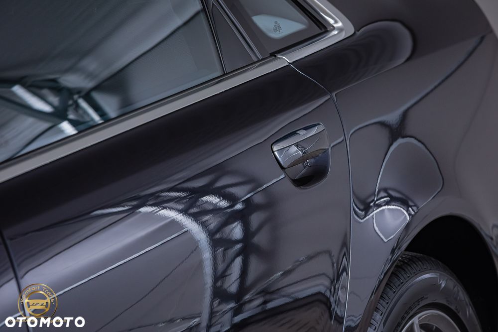 Audi A8 4.2 Quattro - 14