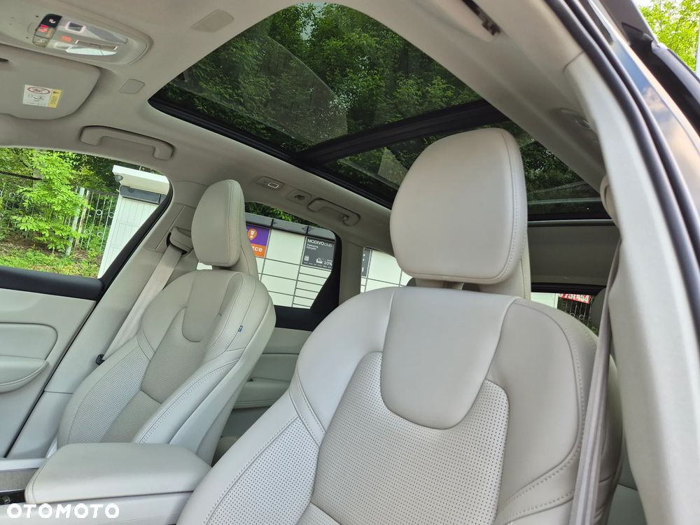 Volvo XC 60 T6 AWD Plug-In Hybrid Inscription - 23