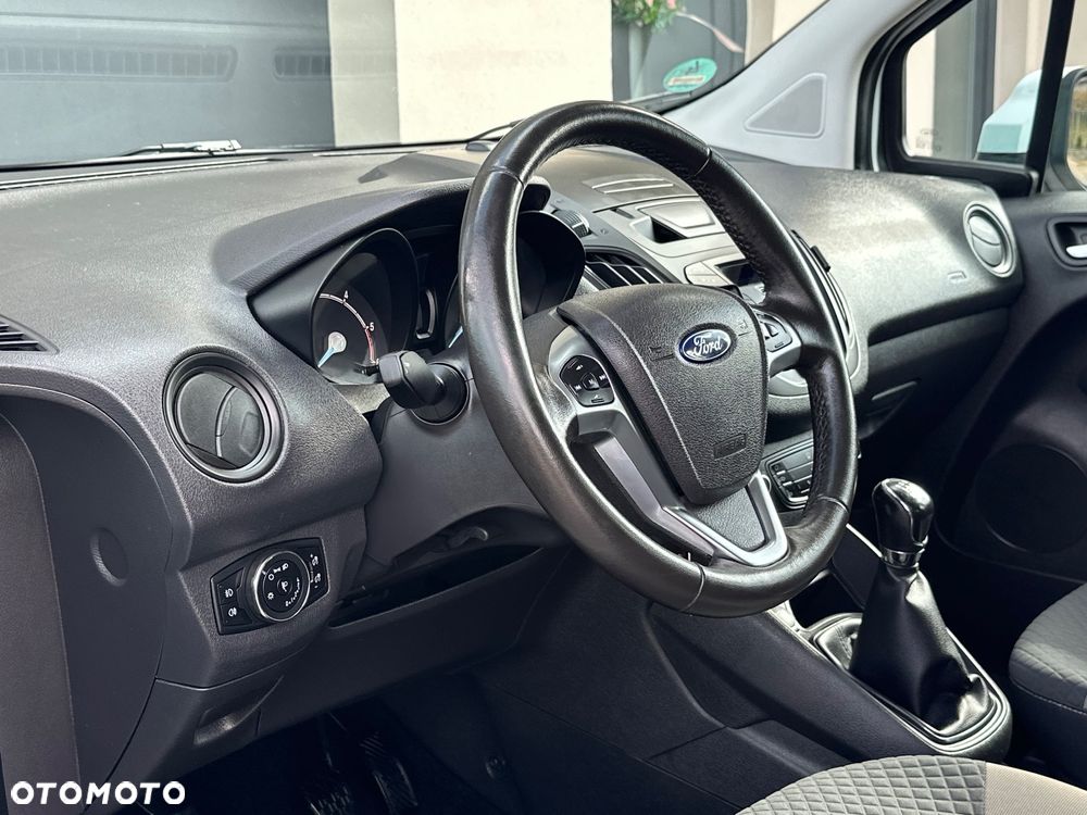 Ford Tourneo Courier 1.5 TDCi S&S Ambiente - 30