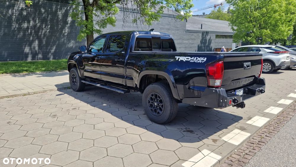 Toyota Tacoma - 10