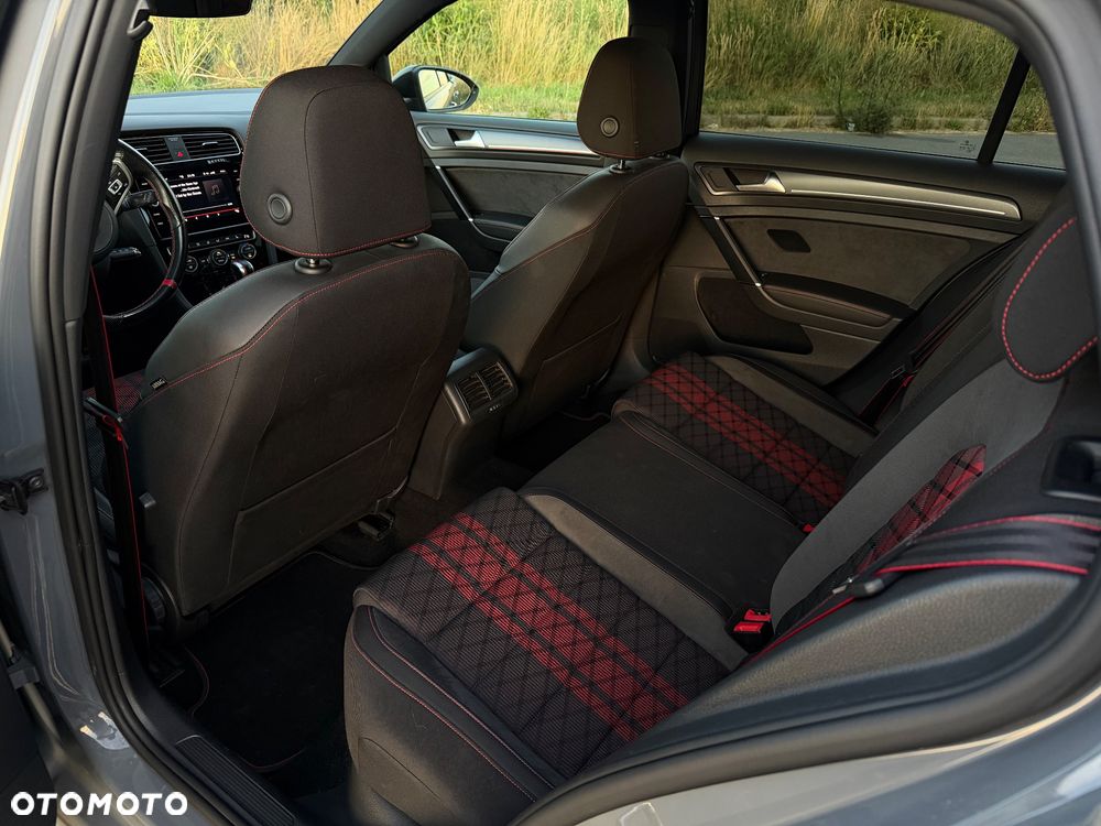 Volkswagen Golf 2.0 TSI GTI TCR DSG - 17