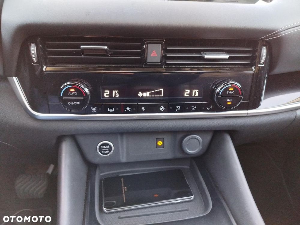 Nissan Qashqai 1.3 DIG-T mHEV N-Connecta Xtronic - 23