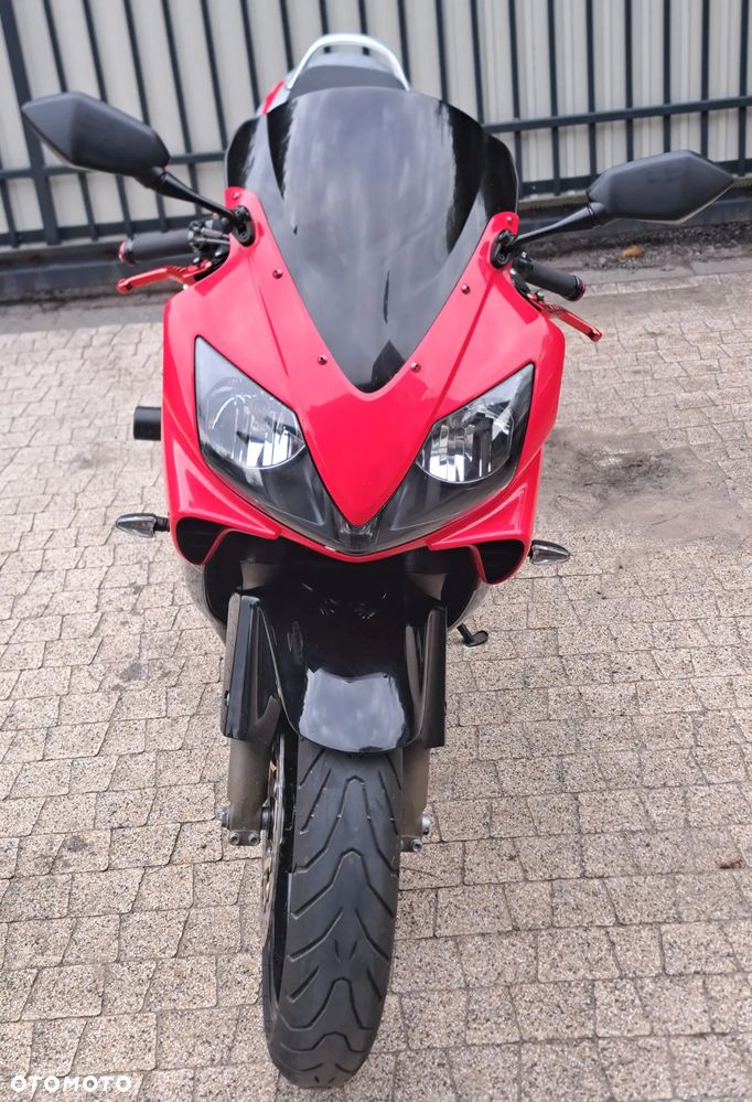 Honda CBR - 8