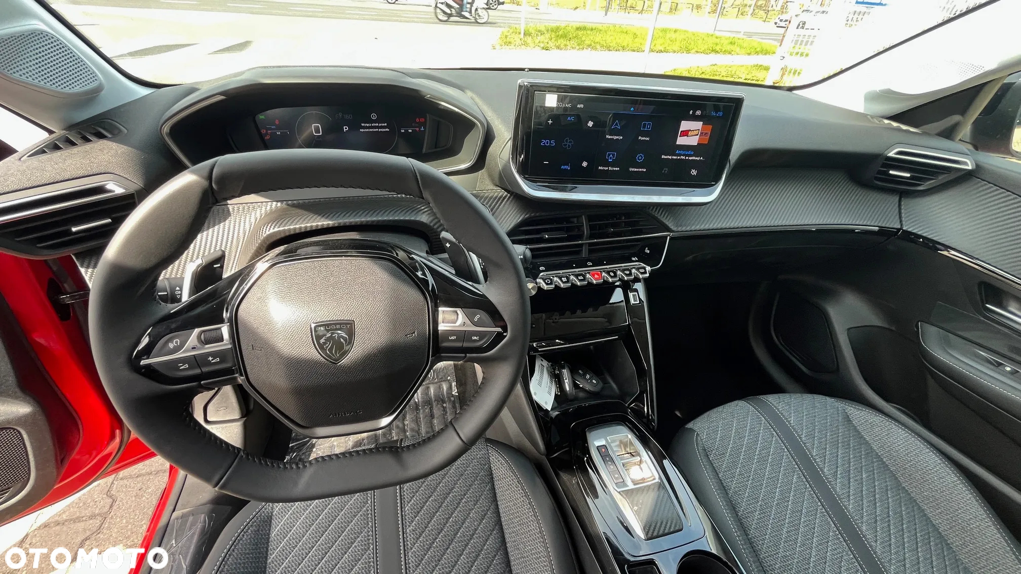 Peugeot 208 1.2 mHEV Allure - 11