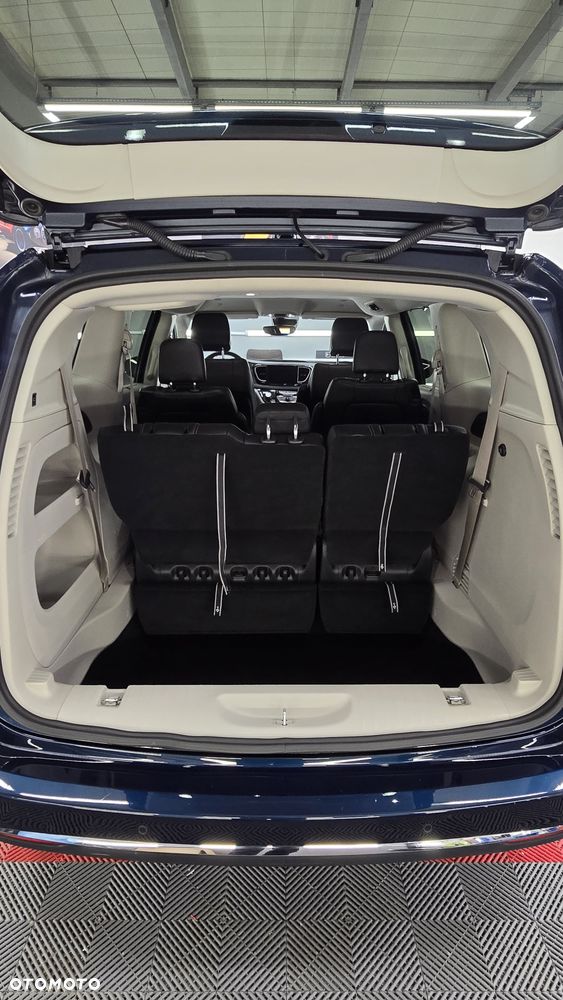 Chrysler Pacifica - 14