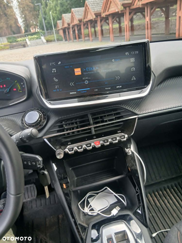 Peugeot 2008 Hybrid 136 e-DSC Style - 7