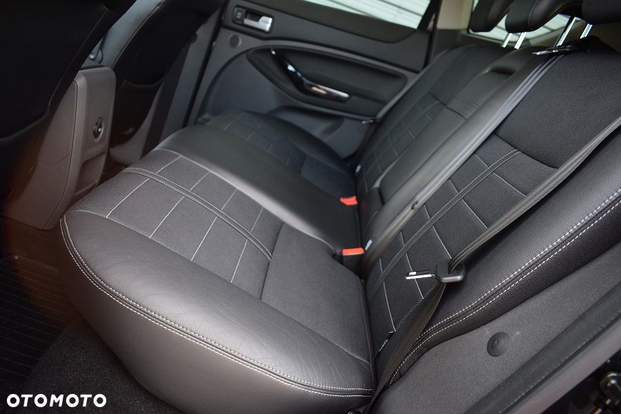 Ford Kuga 2.0 TDCi 2x4 Titanium - 9
