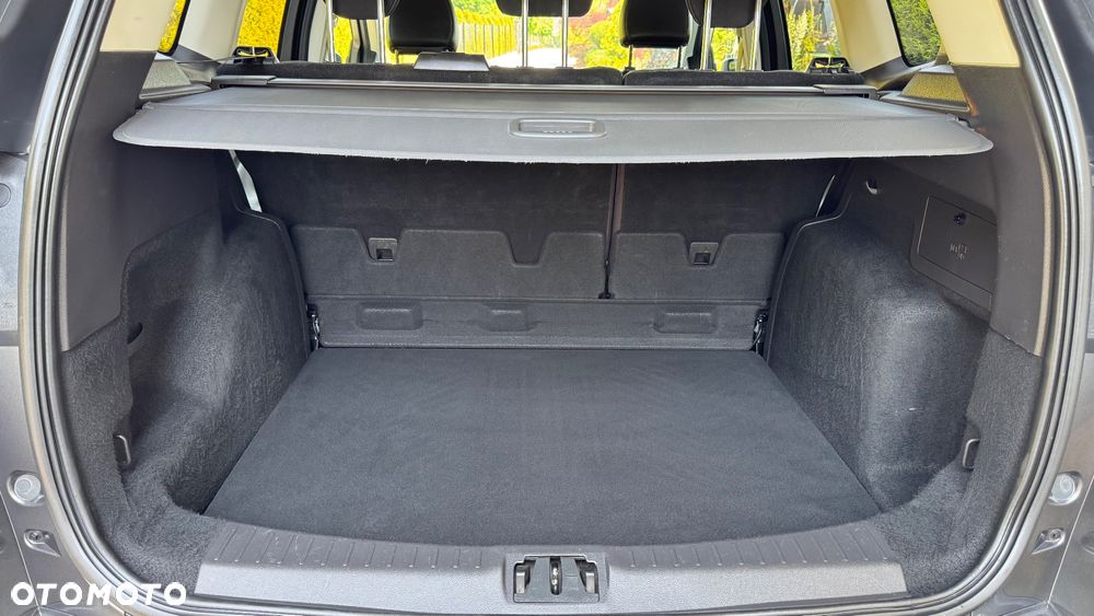 Ford Kuga 1.6 EcoBoost 2x4 Trend - 32