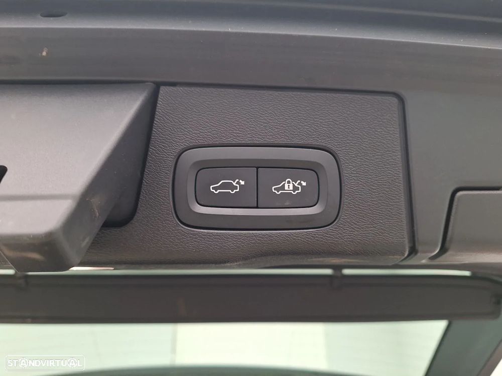 Volvo XC 60 T6 AWD Recharge Geartronic RDesign - 9