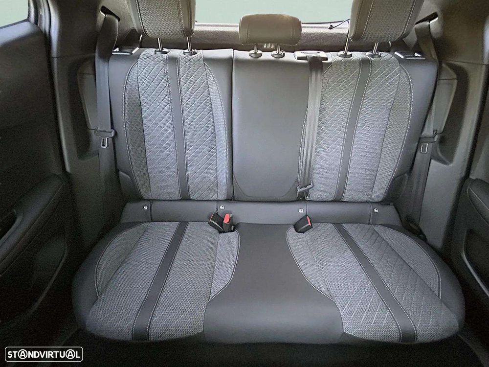 Peugeot e-2008 50 kWh Allure Pack - 29