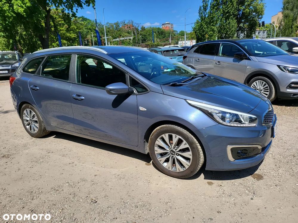 Kia Ceed - 8