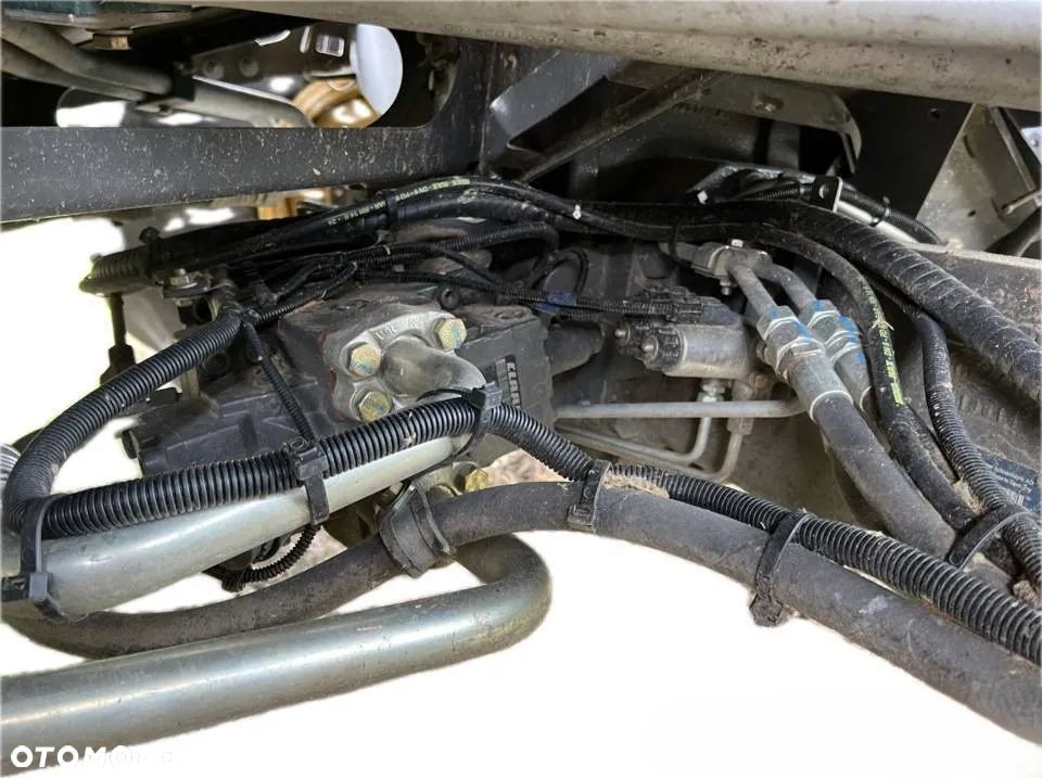 OŚ ,KOMPLETNY TYLNI NAPĘD CLAAS LEXION 740, 770, 0022036733, 0022036735 - 1