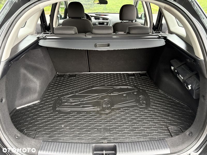 Kia Ceed 1.6 GDI Dream Team Edition - 8