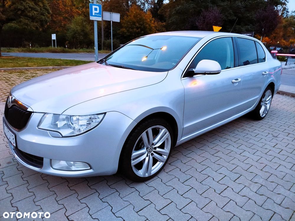 Skoda Superb 2009 photo 4