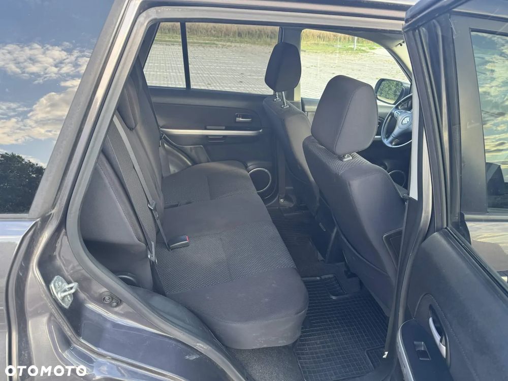 Suzuki Grand Vitara 2.4 De Luxe - 10