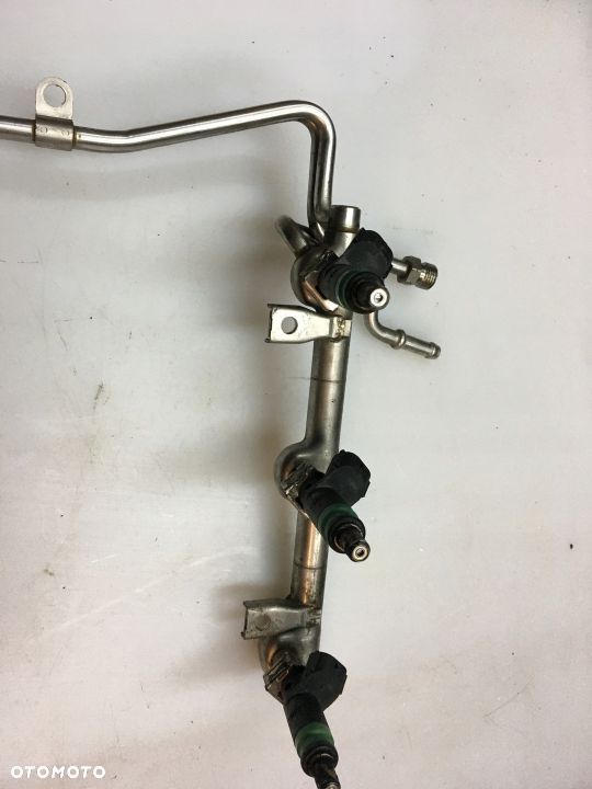 LISTWA WTRYSKOWA AUDI A4 B6 3.0 ASN 06C133551 - 5