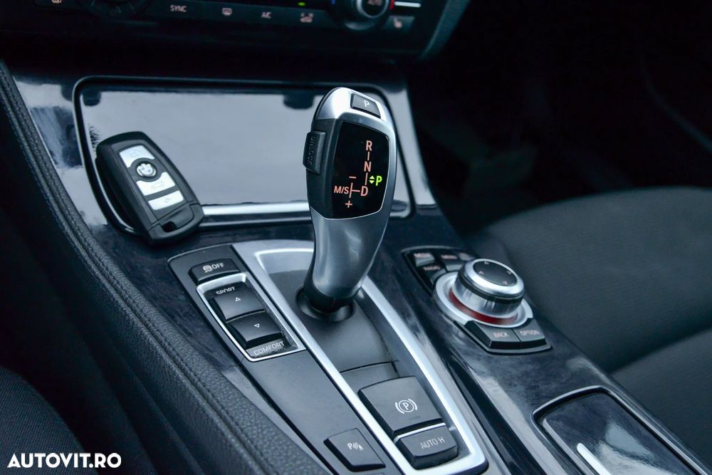 BMW Seria 5 520d Aut. Luxury Line - 8