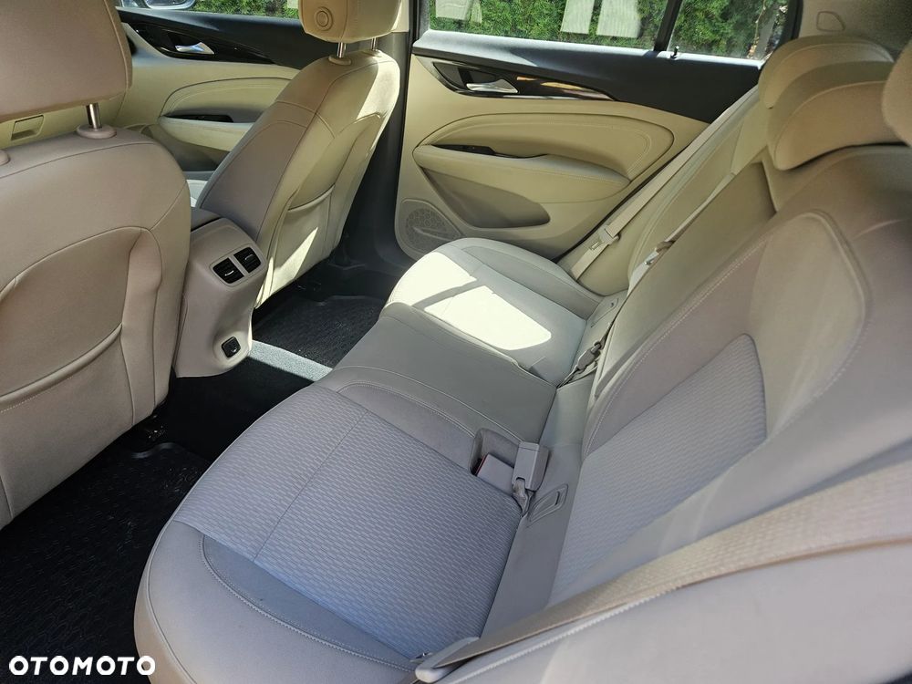 Opel Insignia 1.5 T GPF Elite S&S - 11