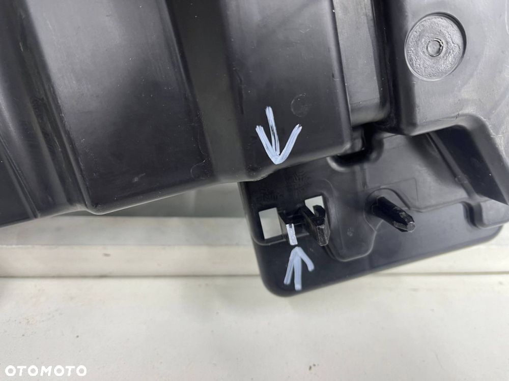 Osłona chłodnicy Peugeot 2008 II 19r. prawa kierownica powietrza pasa przedniego oryginal 9827819580 - 6