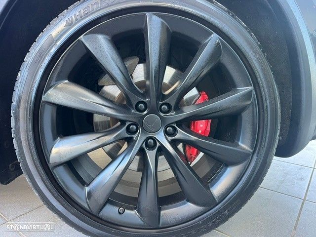 Tesla Model X Performance - 11