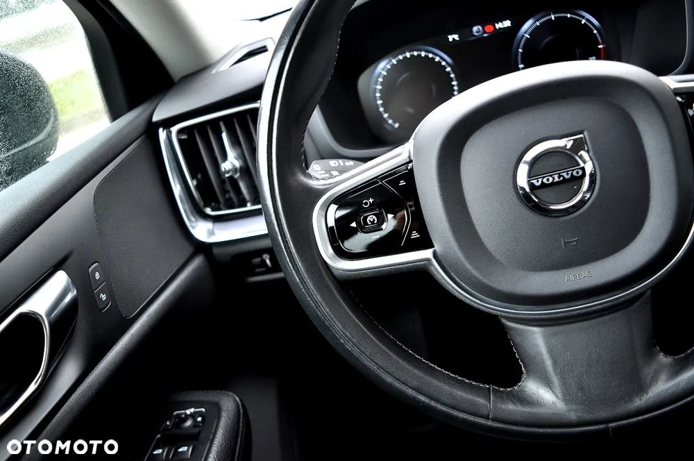Volvo V60 D3 Momentum Pro - 33