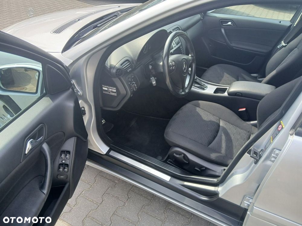 Mercedes-Benz Klasa C 180 Kompressor Automatik Classic Sport Edition - 12