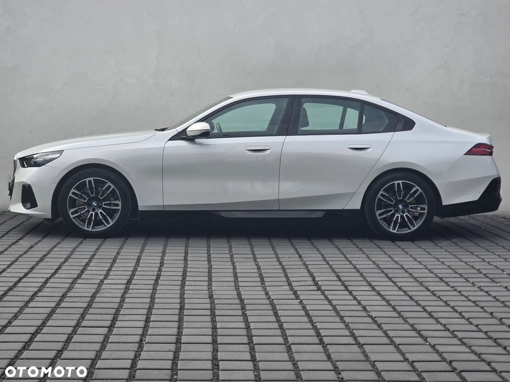 BMW Seria 5 520d xDrive mHEV M Sport - 5