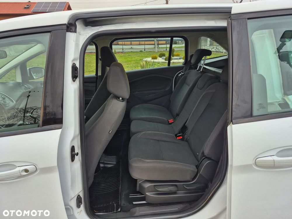 Ford Grand C-MAX - 23