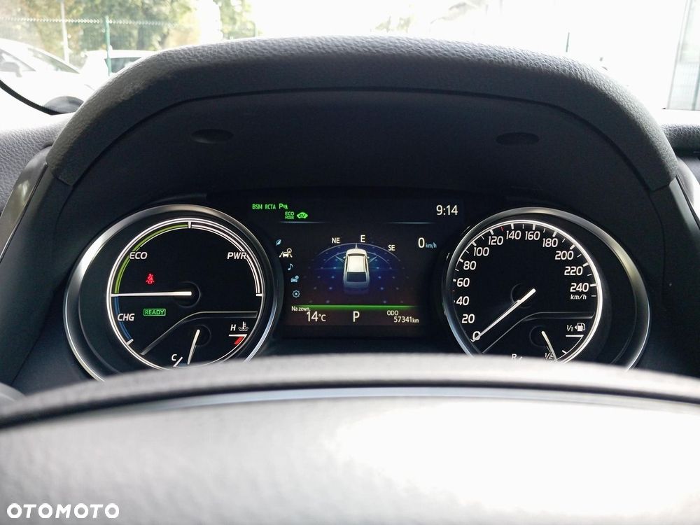 Toyota Camry 2.5 Hybrid Executive CVT - 16