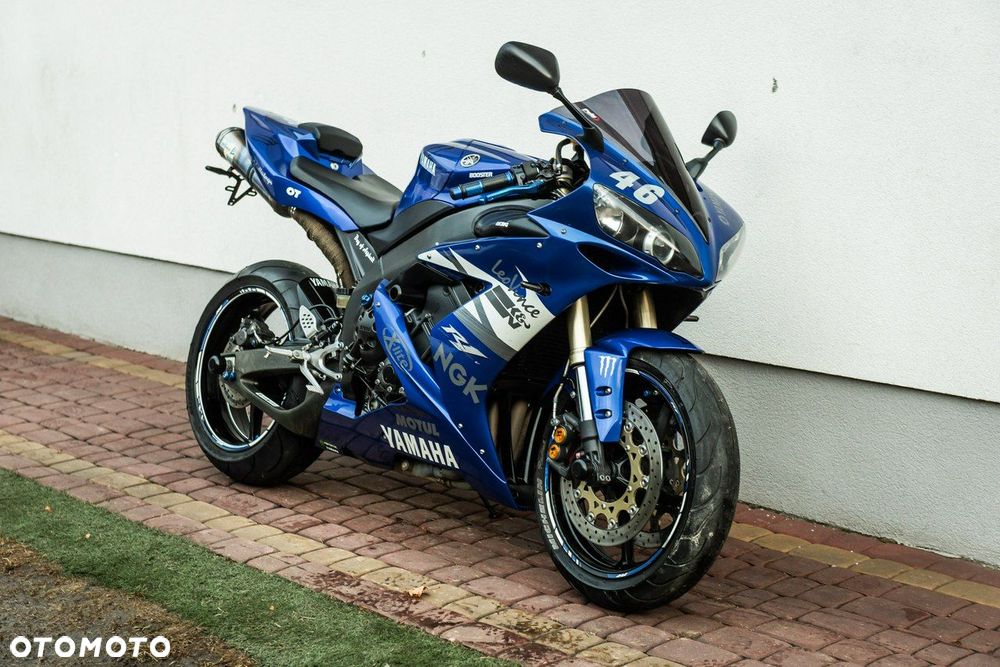 Yamaha R1 - 2
