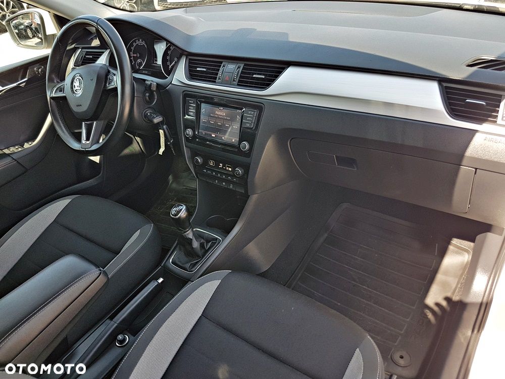 Skoda RAPID 1.6 TDI DPF Ambition - 25