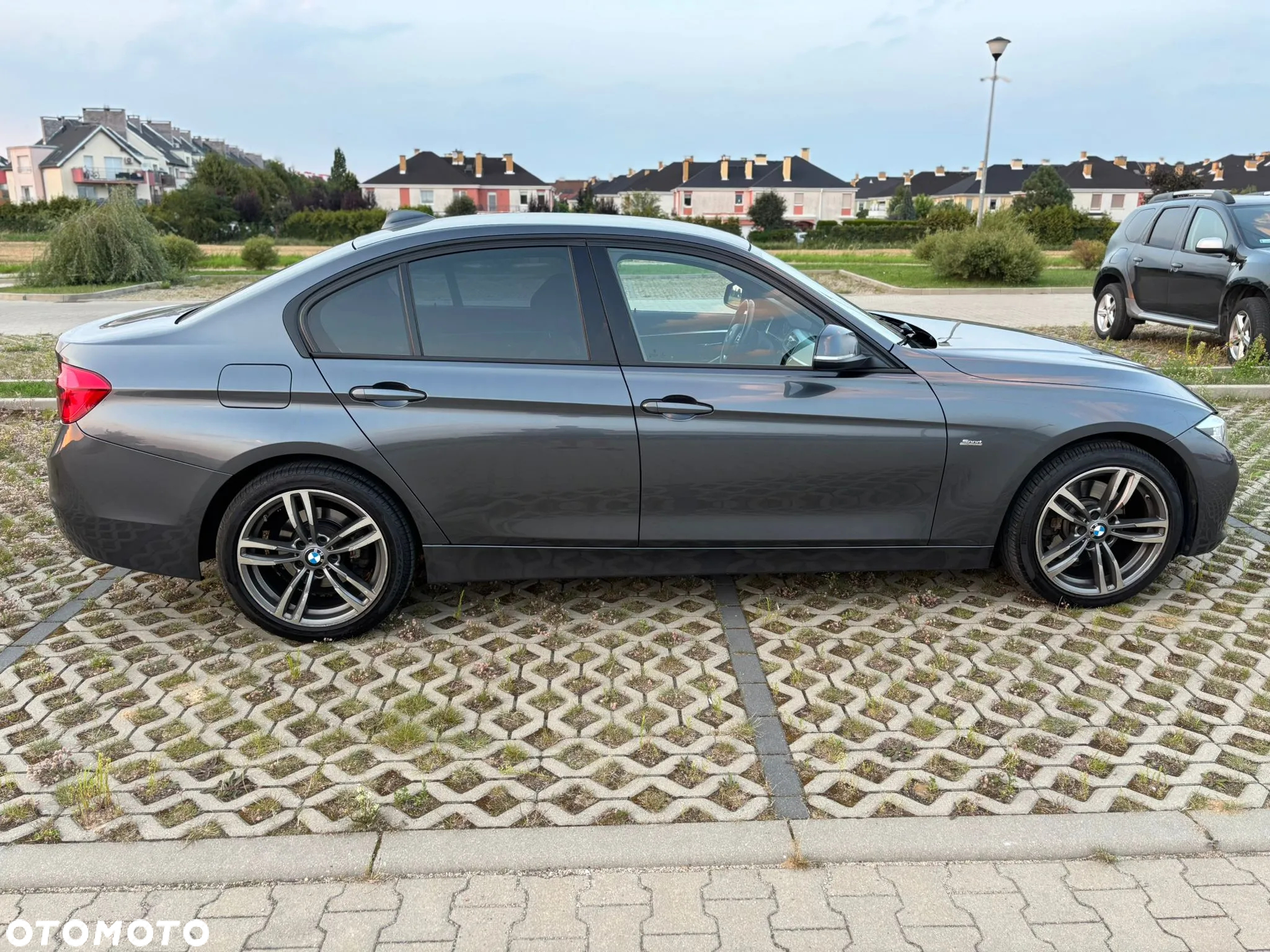 BMW Seria 3 330i xDrive Sport Line - 2
