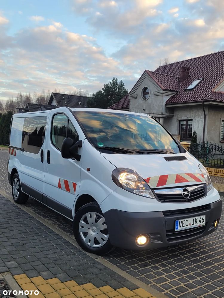 Opel Vivaro - 1