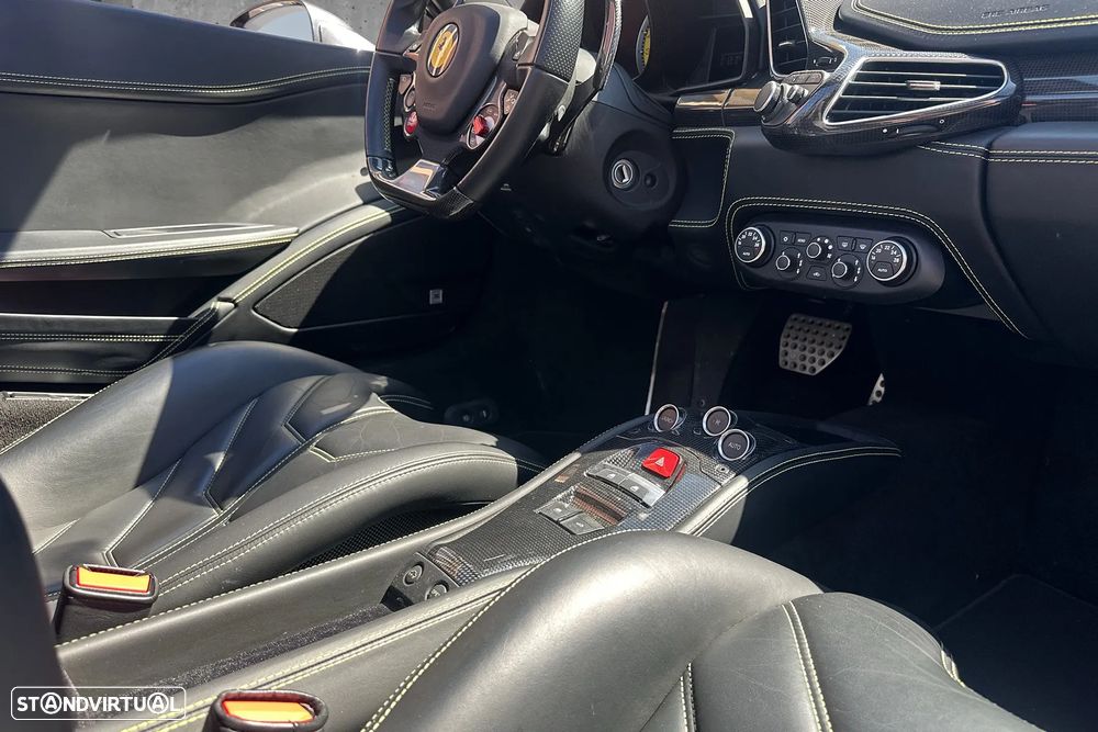 Ferrari 458 Italia Spider - 14