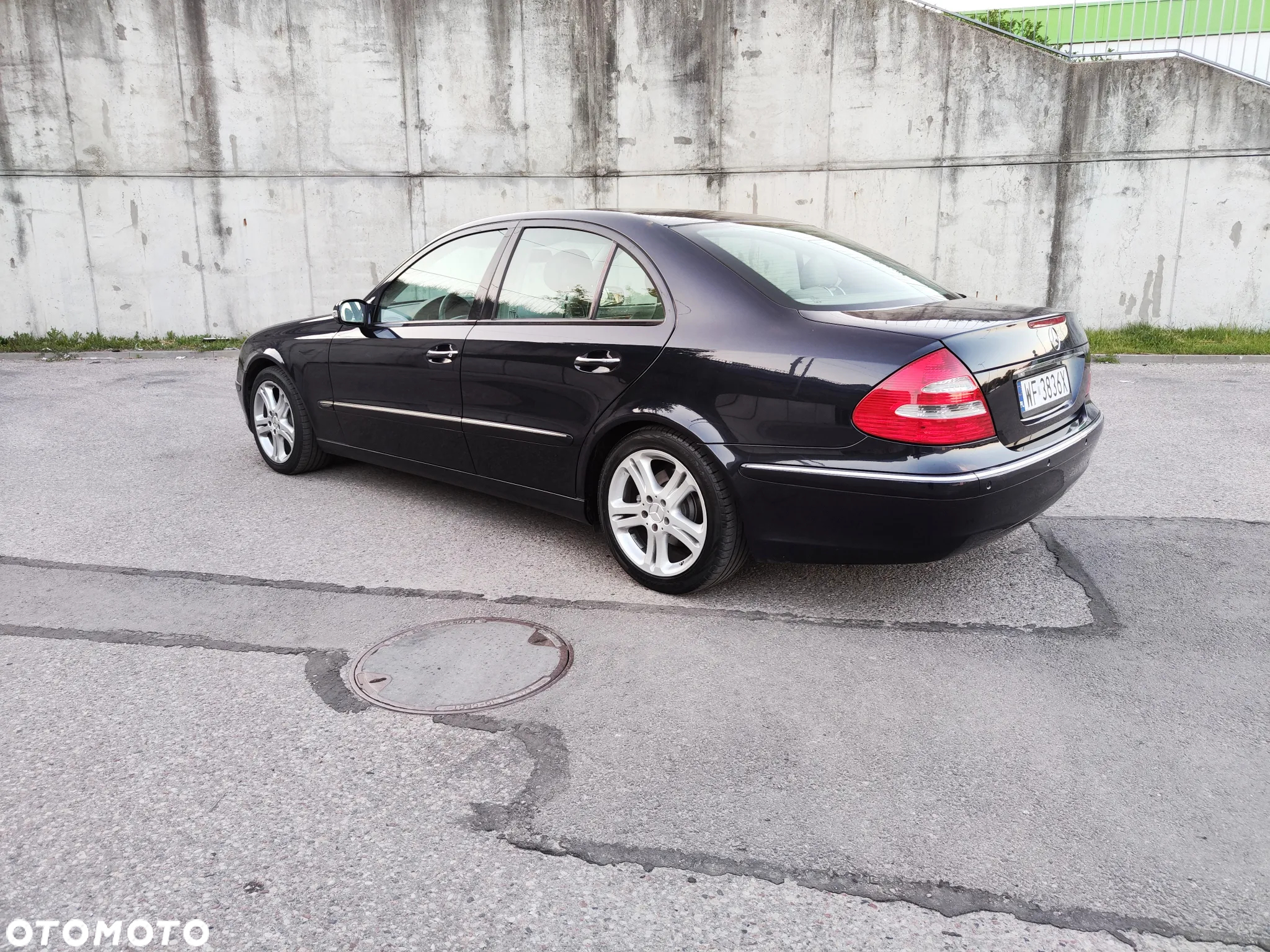 Mercedes-Benz Klasa E 500 7G-TRONIC Elegance - 17