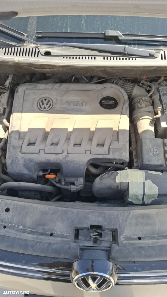 Volkswagen Touran 2.0 TDI DPF Highline DSG - 9