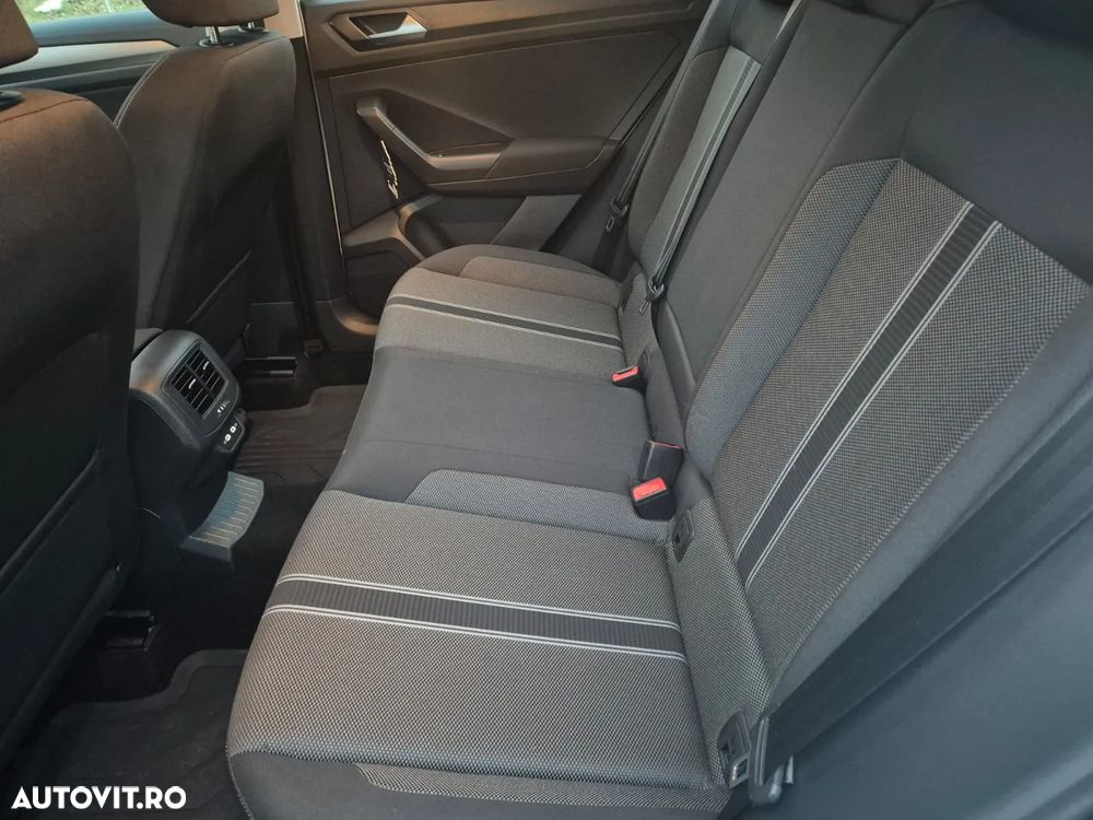 Volkswagen T-Roc 1.5 TSI Design - 22