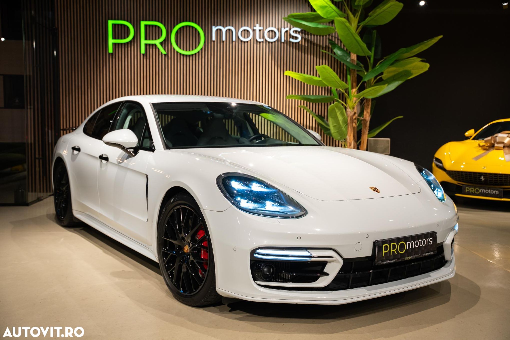 Porsche Panamera - 1