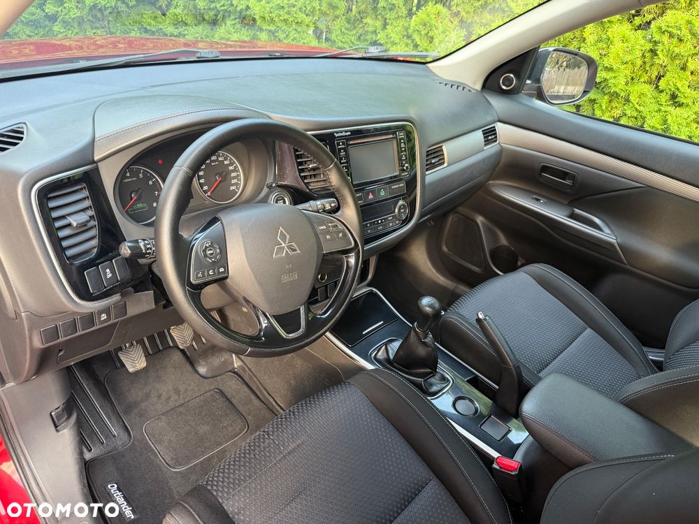 Mitsubishi Outlander 2.0 Intense + 2WD - 7